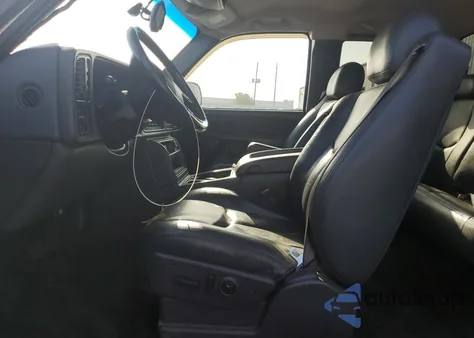 2003 Chevrolet Silverado K2500 из США, поврежденный, VIN 1GCGK29UX3Z213077